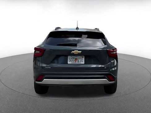 Used 2025 Chevrolet Trax LT image 11