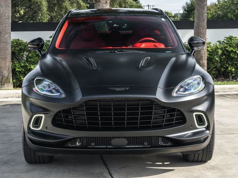 Used 2022 Aston Martin DBX image 12