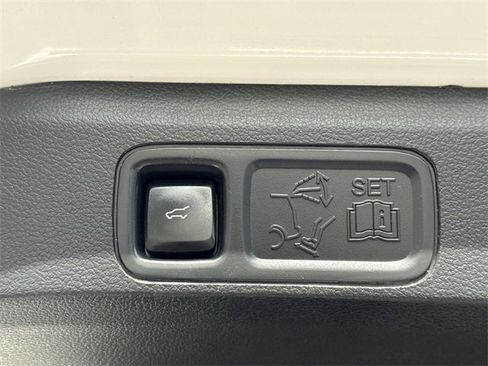 Certified 2023 Lincoln Navigator L Reserve image 21