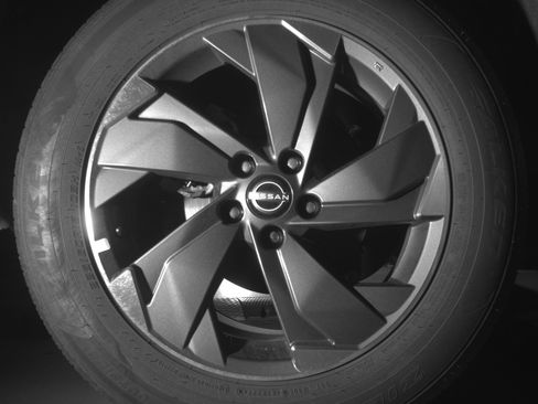 Used 2025 Nissan Rogue SV image 15