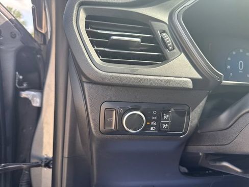 Used 2024 Ford Escape Active w/ Tech Pack #1 AWD/4WD image 18