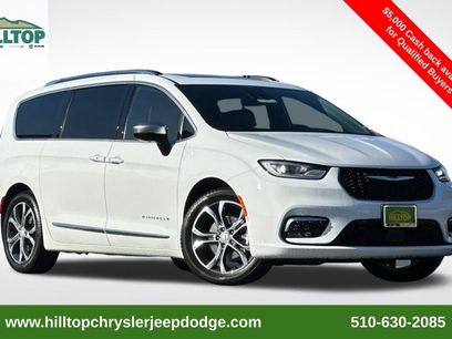 New 2026 Chrysler Pacifica Pinnacle