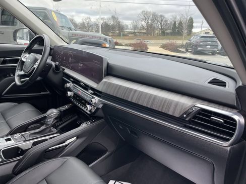 Used 2024 Kia Telluride SX image 32