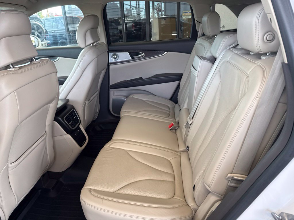Used 2016 Lincoln MKX Reserve w/ Luxury Package AWD/4WD image 12