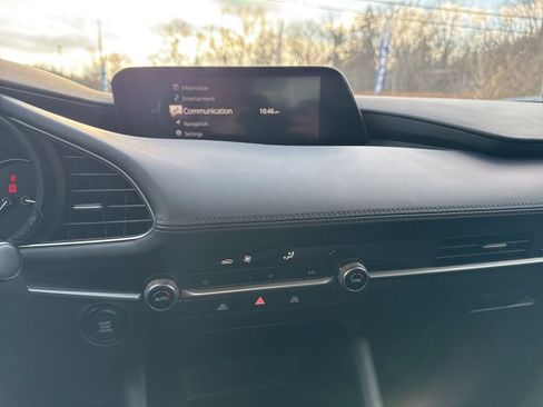 Used 2022 MAZDA MAZDA3 s image 15
