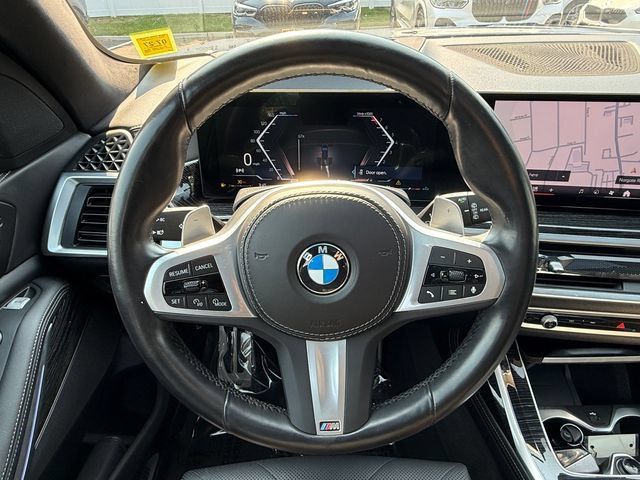 Used 2024 BMW X7 xDrive40i w/ M Sport Package AWD/4WD image 15