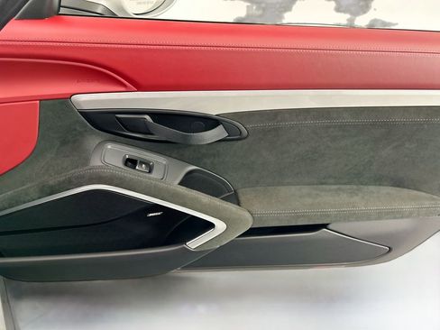 Used 2021 Porsche 718 Boxster Spyder RWD image 20