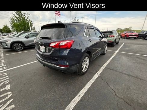 Used 2018 Chevrolet Equinox LT image 3