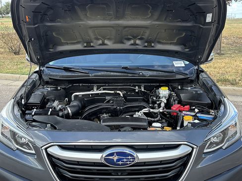 Used 2021 Subaru Outback Touring w/ Popular Package #2 AWD/4WD image 4
