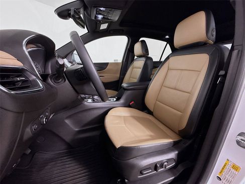 Used 2024 Chevrolet Equinox Premier image 23