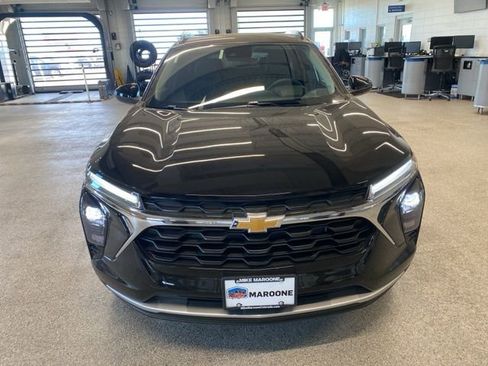 New 2026 Chevrolet Trax LT FWD image 2