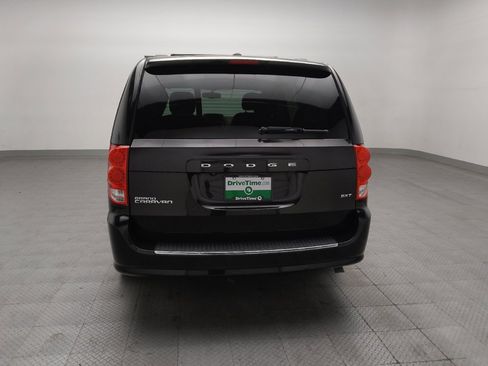 Used 2017 Dodge Grand Caravan SXT w/ Driver Convenience Group FWD image 6