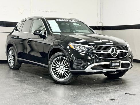 Used 2026 Mercedes-Benz GLC 300 image 2