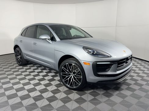 Certified 2026 Porsche Macan AWD/4WD image 7