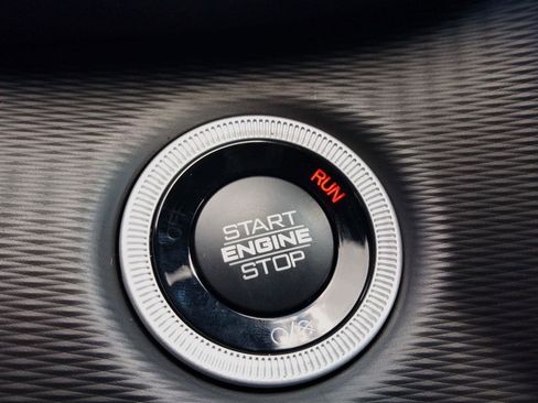 New 2025 Jeep Grand Cherokee Altitude image 23