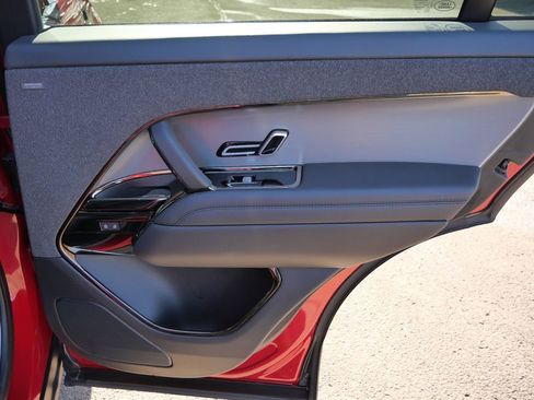 Used 2024 Land Rover Range Rover Sport Dynamic SE image 17