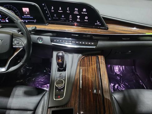 Used 2021 Cadillac Escalade Premium Luxury AWD/4WD image 27