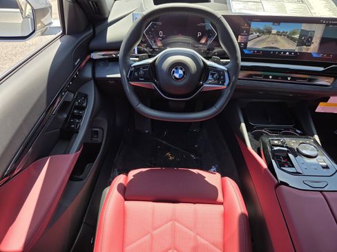 Used 2027 BMW 530i w/ Premium Package RWD image 12