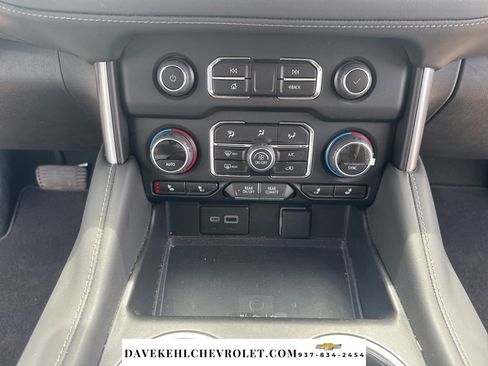 Used 2024 Chevrolet Suburban LT w/ LT Signature Package AWD/4WD image 17