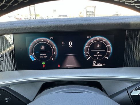 New 2025 Volkswagen Tiguan SE image 23