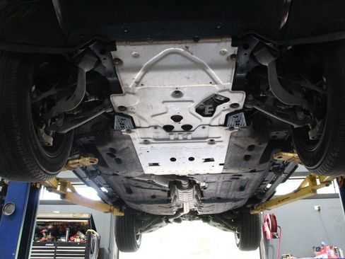 Used 2021 Land Rover Defender 110 X-Dynamic SE AWD/4WD image 95