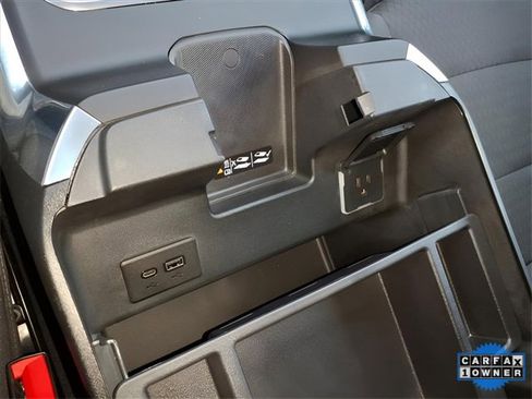 Used 2024 Chevrolet Silverado 2500 LT image 30