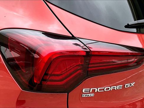 Used 2024 Buick Encore GX Sport Touring image 27