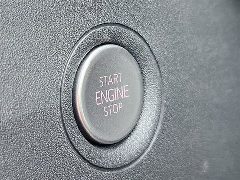 New 2025 Volkswagen ID.4 Pro image 20