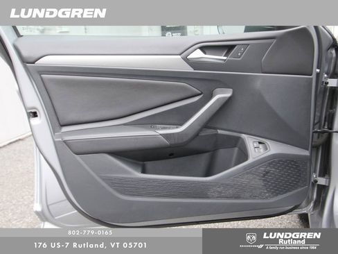 Used 2024 Volkswagen Jetta Sport image 12