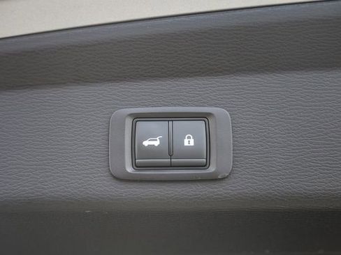 Used 2024 Mitsubishi Outlander FWD image 30