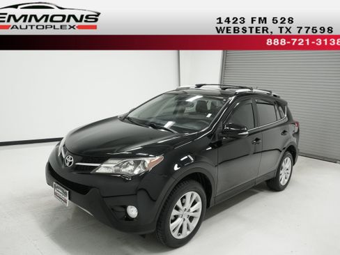 Used 2015 Toyota RAV4 Limited w/ Technology Package FWD image 1