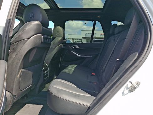 Used 2022 BMW X5 xDrive40i w/ M Sport Package AWD/4WD image 10