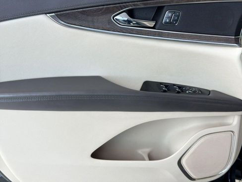 Used 2016 Lincoln MKX Select w/ Select Plus Package FWD image 13
