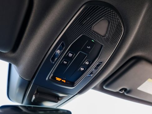 New 2025 Porsche Cayenne Coupe image 21