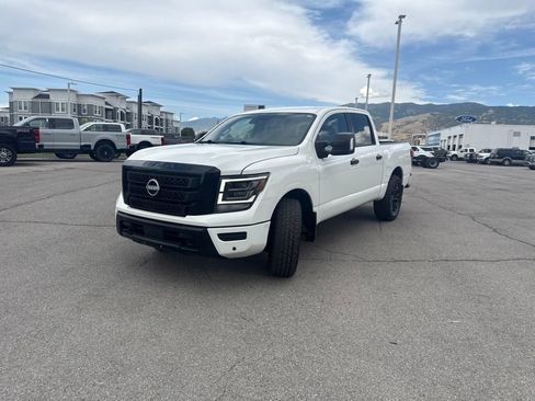 Used 2023 Nissan Titan SV w/ SV Convenience Package AWD/4WD image 15