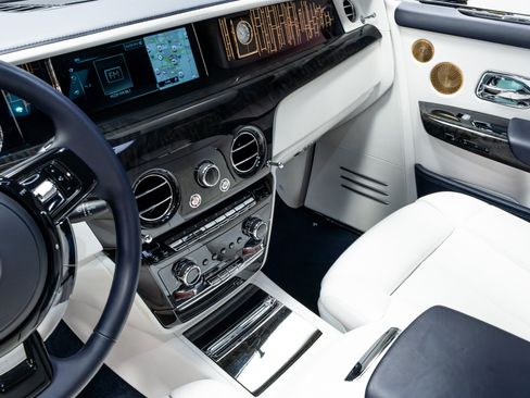 Used 2021 Rolls-Royce Phantom Sedan RWD image 87