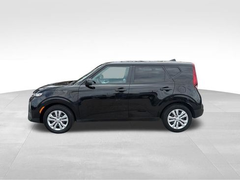 Used 2020 Kia Soul LX image 2