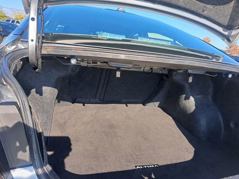 Used 2024 Nissan Altima 2.5 SV image 25