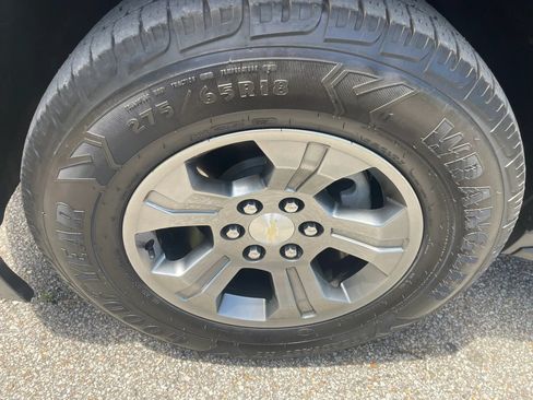 Used 2019 Chevrolet Tahoe LS RWD image 9