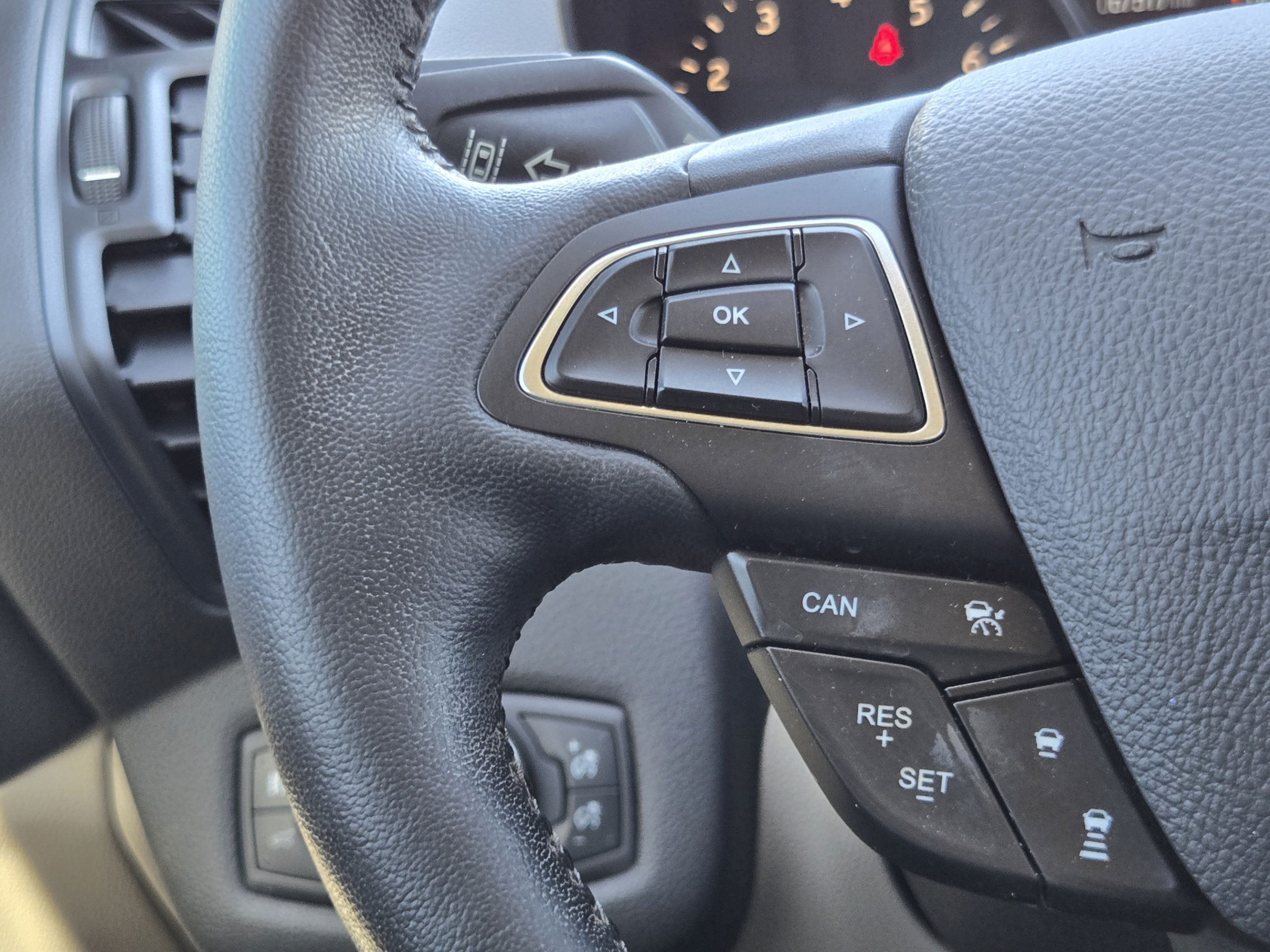 Used 2019 Ford Escape SEL FWD image 25