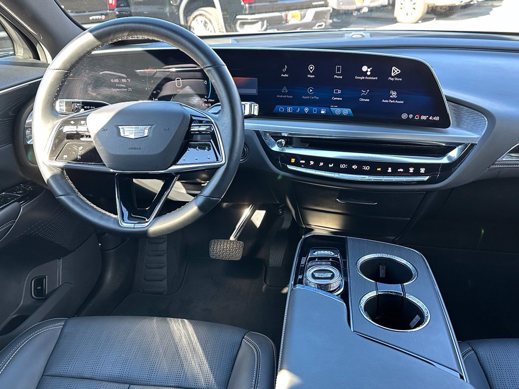 Certified 2024 Cadillac Lyriq Luxury AWD/4WD image 24