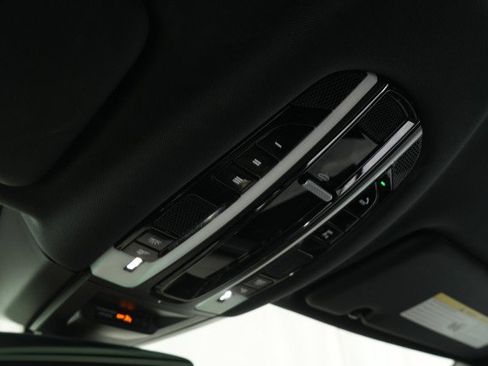 Used 2023 Porsche Cayenne Platinum Edition image 39