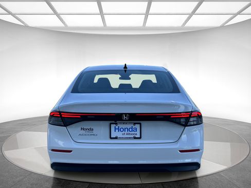 New 2025 Honda Accord SE image 4