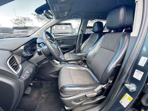 Used 2021 Chevrolet Trax LT image 20