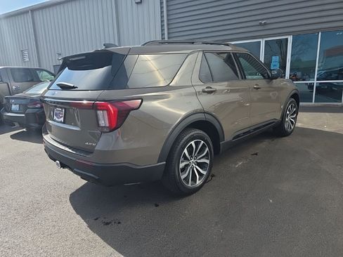New 2026 Ford Explorer ST-Line AWD/4WD image 5