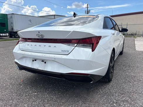 Used 2023 Hyundai Elantra Limited FWD image 3