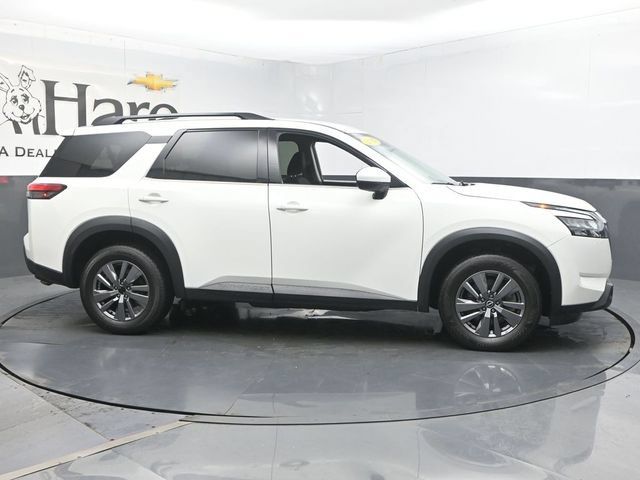Used 2025 Nissan Pathfinder SV FWD image 1