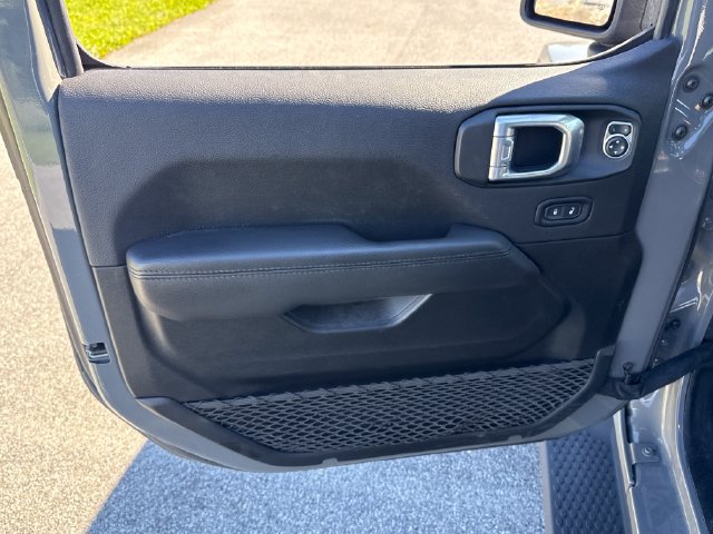 Used 2021 Jeep Wrangler Unlimited Sahara AWD/4WD image 19