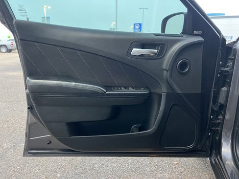 Used 2023 Dodge Charger SXT w/ Blacktop Package image 19