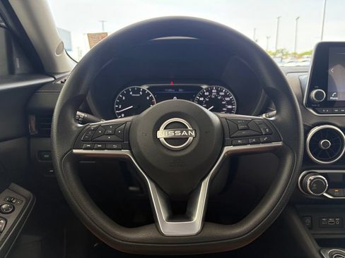 Used 2024 Nissan Sentra SV FWD image 3